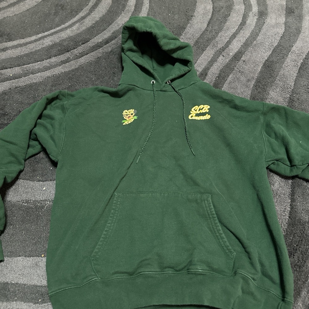 Men’s Medium SCB Concrete hoodie